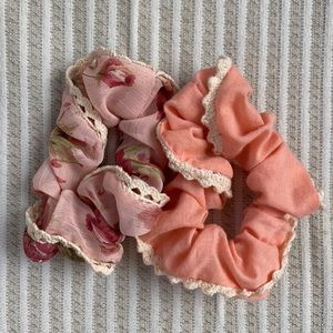 Set of 2 Pink & Floral Hair Scrunchies